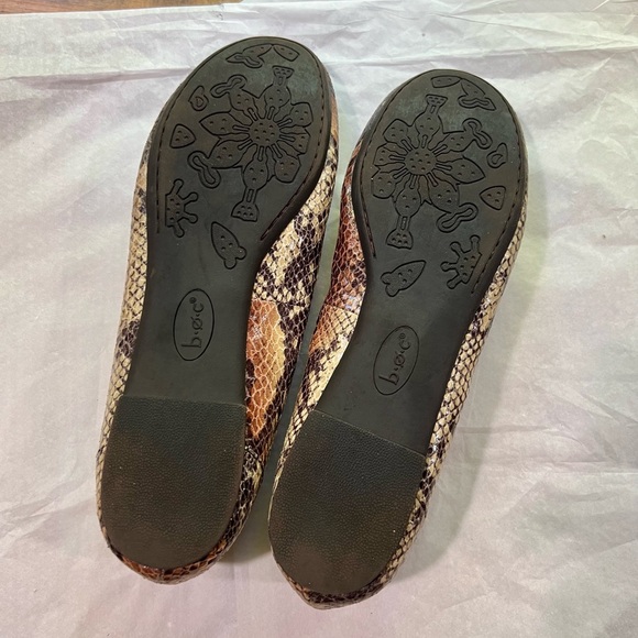 B O C Brown Snakeskin Flats - Picture 4 of 5